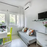 Aurelia Vetus Apartament *